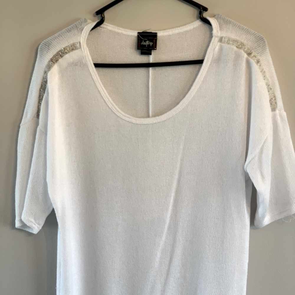 Daytrip white top